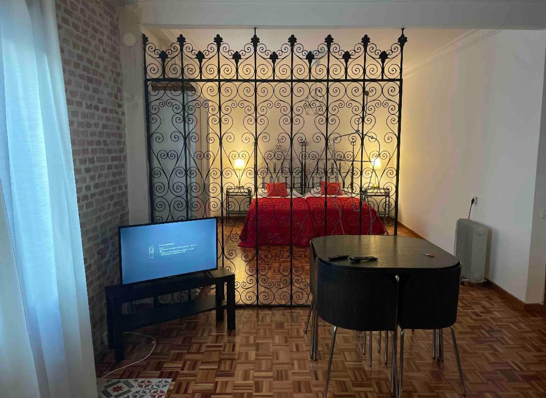 Alojamiento En El Centro De Toledo Appartement Buitenkant foto