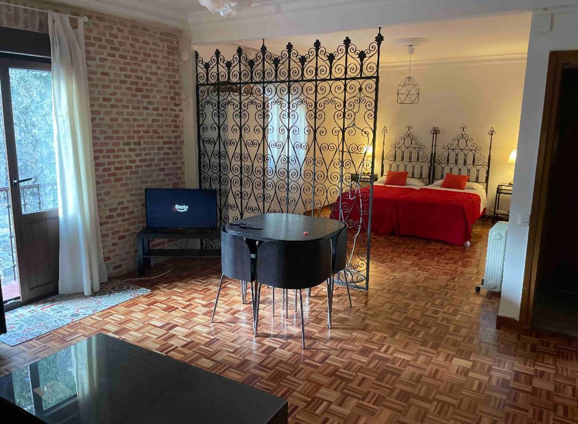 Alojamiento En El Centro De Toledo Appartement Buitenkant foto